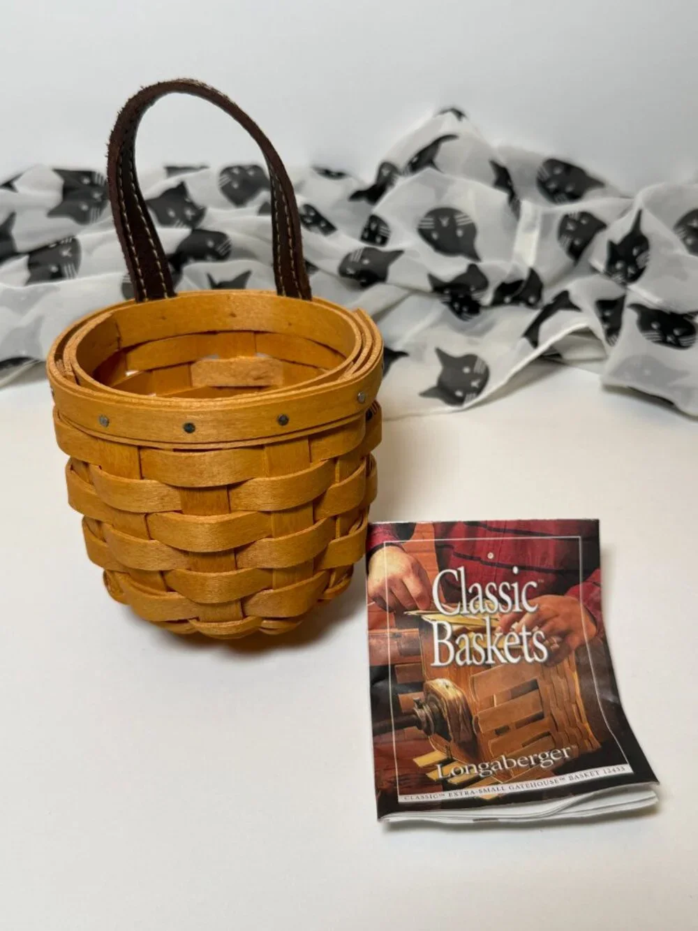 2001 Unused Classic Extra-Small Gatehouse Longaberger Basket Handwoven Leather